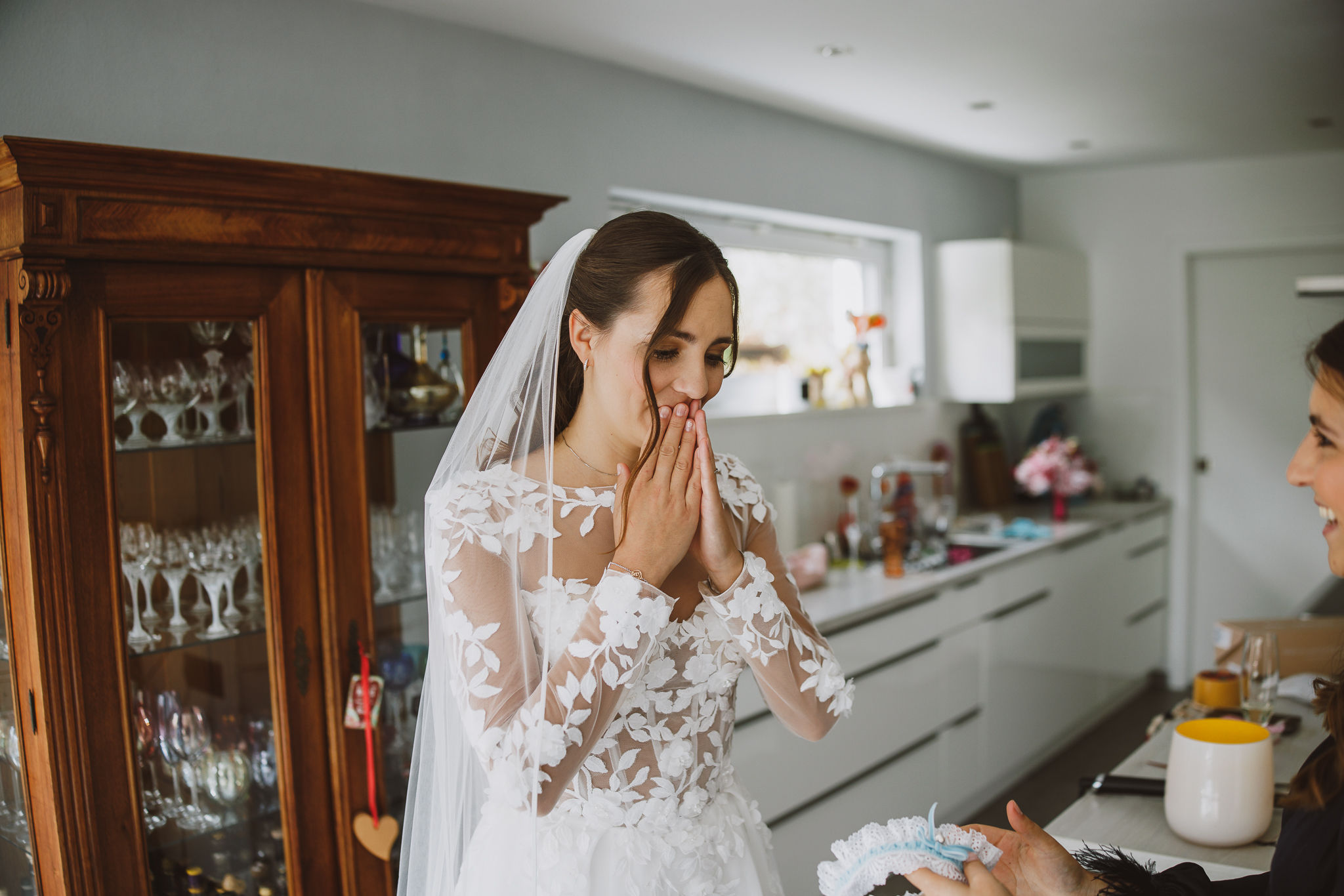 Getting ready – Wedding photography Bavaria Tyrol